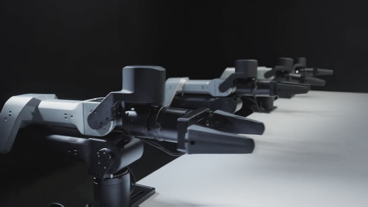At just 5 kg, A1Z features a lightweight design and tool-free installation, enabling quick deployment across desktops and diverse development environments. Compact and agile, it is ready to bring robotic development into action.