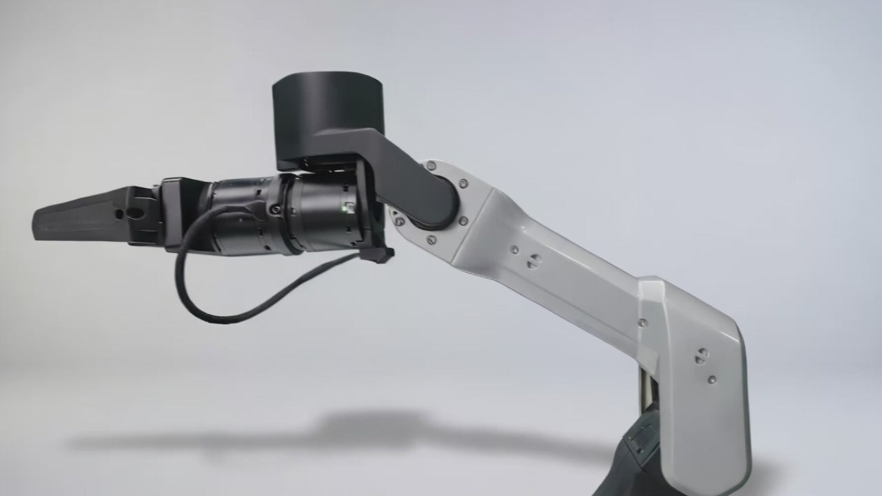 With a rated payload of 3 kg and a peak payload of 5 kg in a lightweight form factor, A1Z balances agility with load capacity. It supports flexible end-effector integration to accommodate a variety of tools and task requirements, delivering versatile manipulation capabilities.